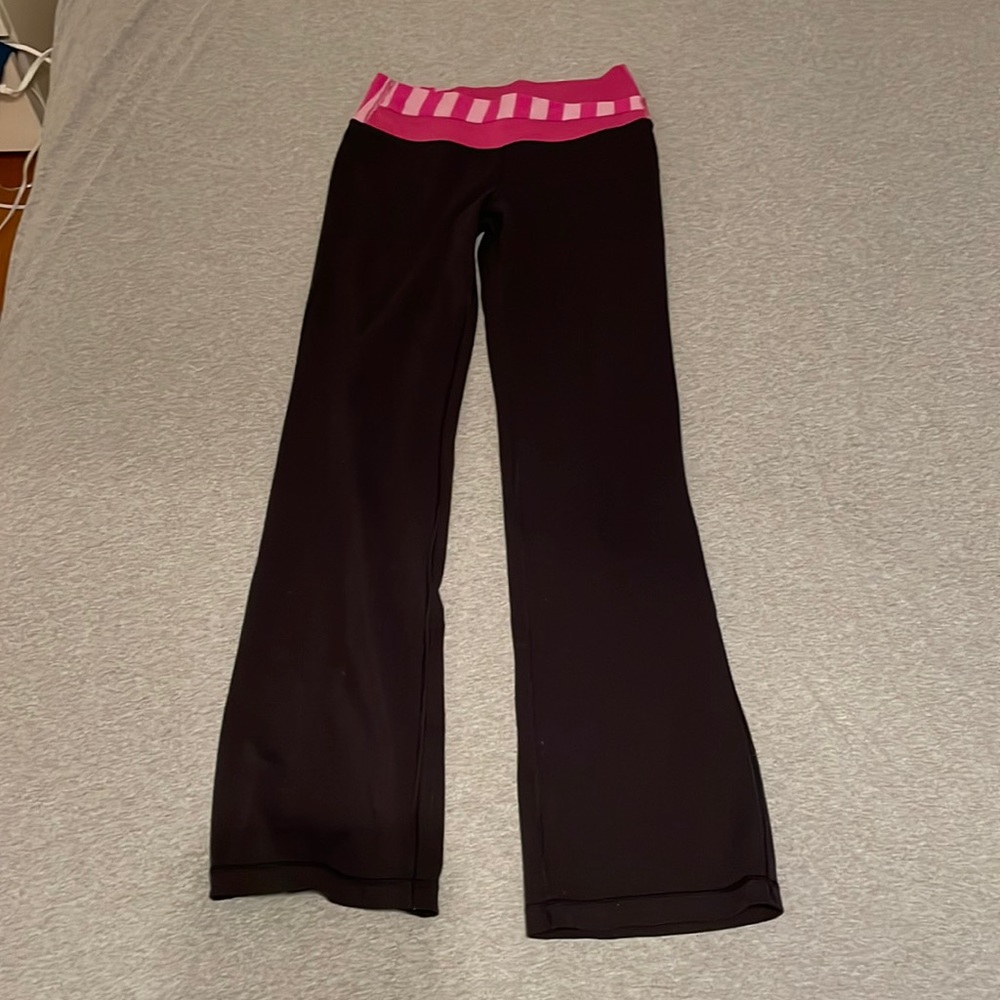 Lululemon groove pants size 6